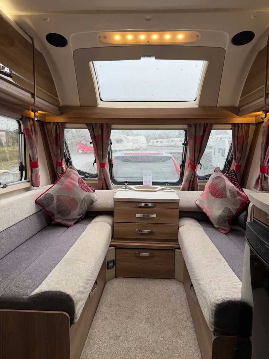 ✨2017 Swift Challenger 580 Island bed caravan ✨ - Image 2