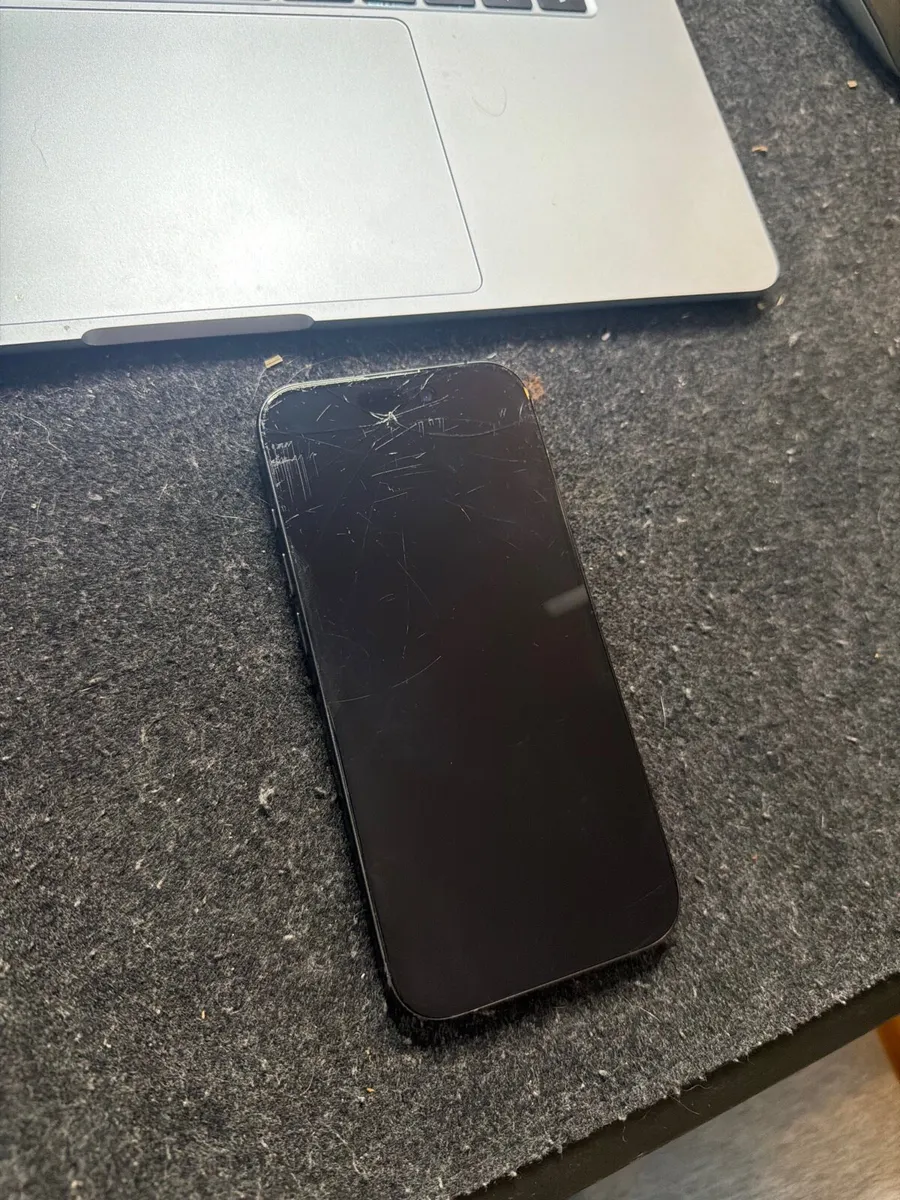 iPhone 15Pro 128gb Black Titanium - Screen Cracked - Image 2