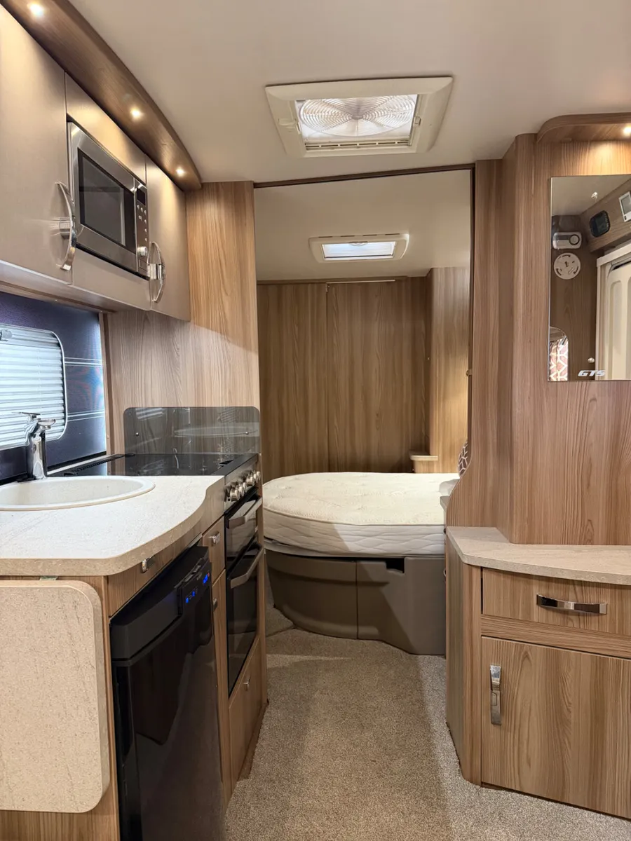 ✨ Swift Challenger GTS 580 island bed caravan ✨ - Image 3