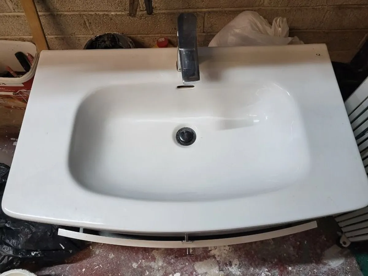 Wash hand sink unit - Image 1