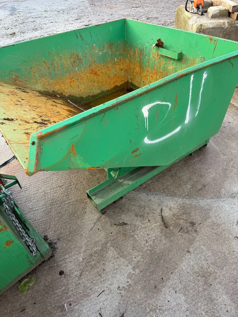 Tipping Skip - Image 2