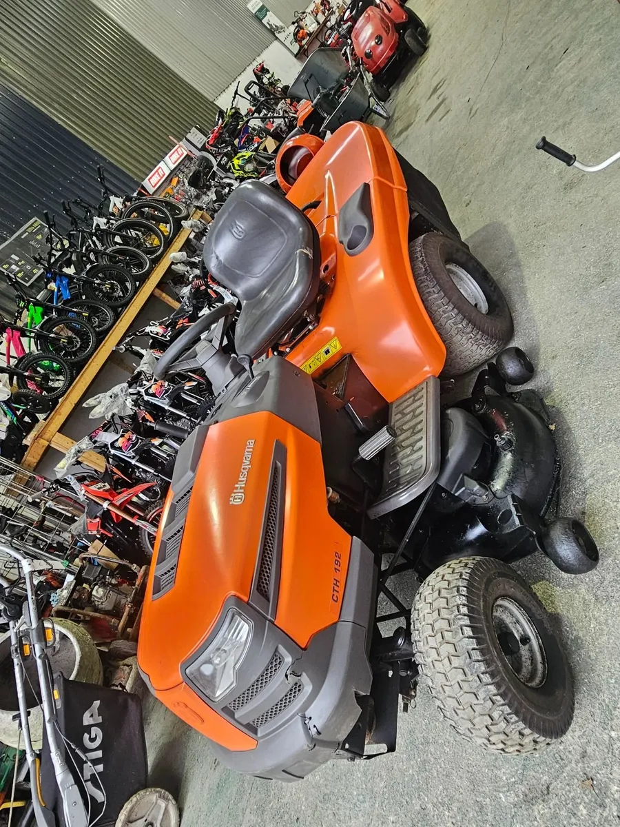 Ride on lawnmower - Image 1