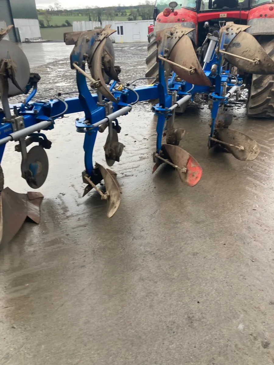 Overum Plough - Hydraulic variwidth - Image 2