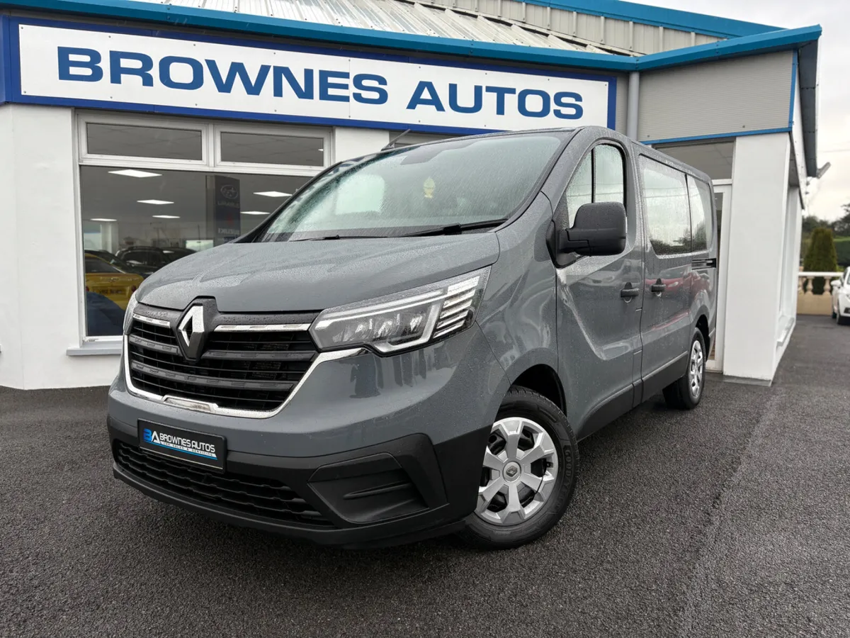 2023 Renault Trafic Business 9 Seater Automatic - Image 2