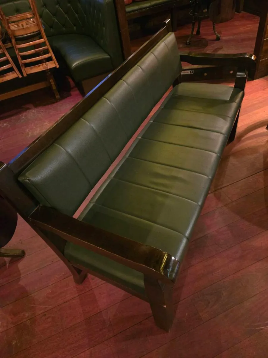 Upholstered Traditional Pub Bench - Image 2