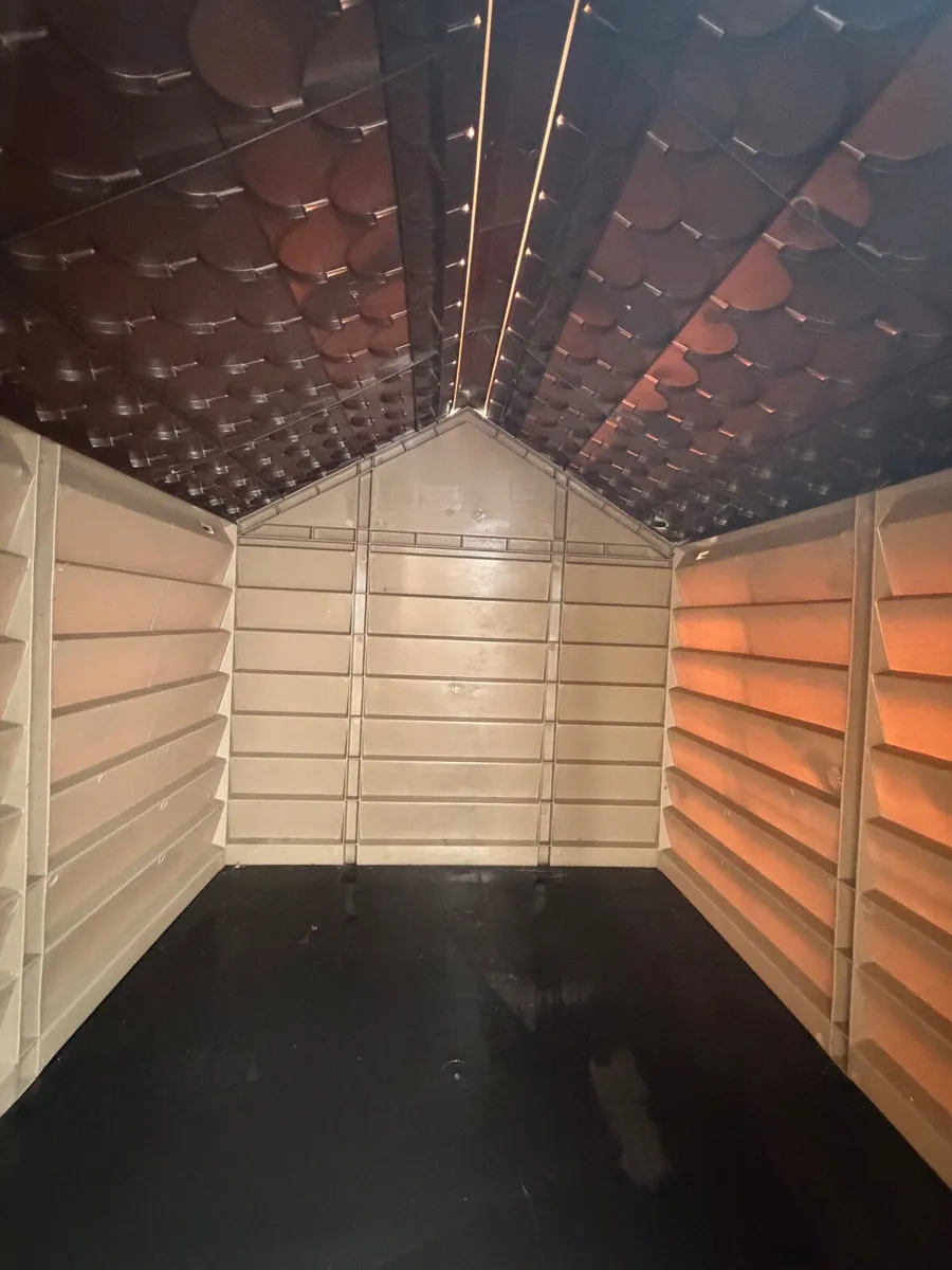 NEW Dog House - Assembled never used - Image 3