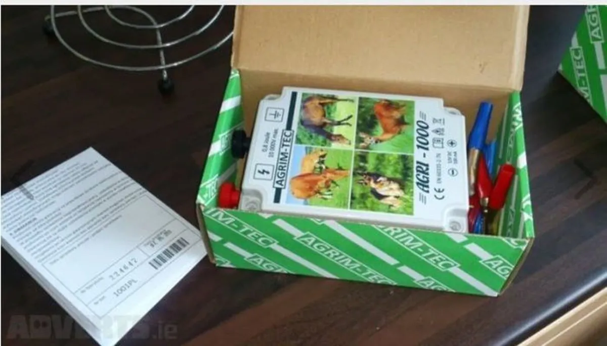 Battery fencer for up to 16km Agri1000 - Image 2