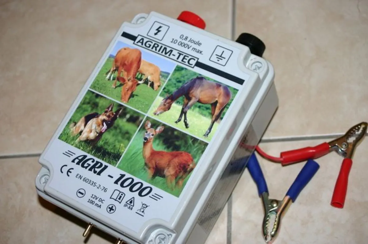 Battery fencer for up to 16km Agri1000 - Image 4