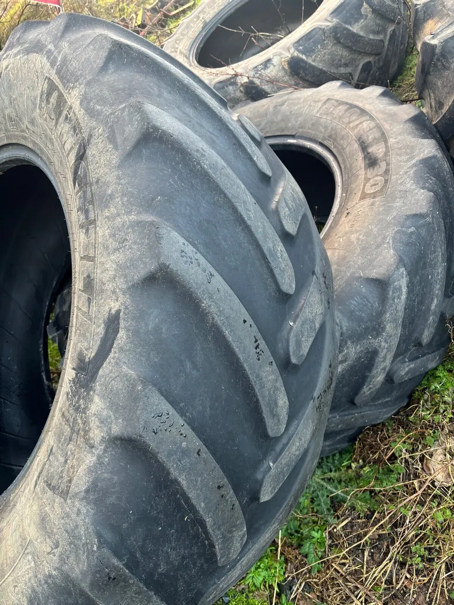 Tractor tyres - Image 1