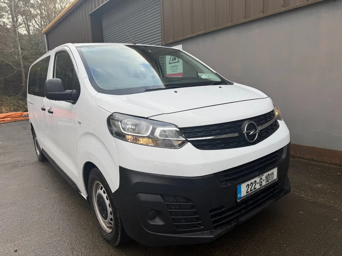 2022 Opel Vivaro 9 Seater bus - Image 2