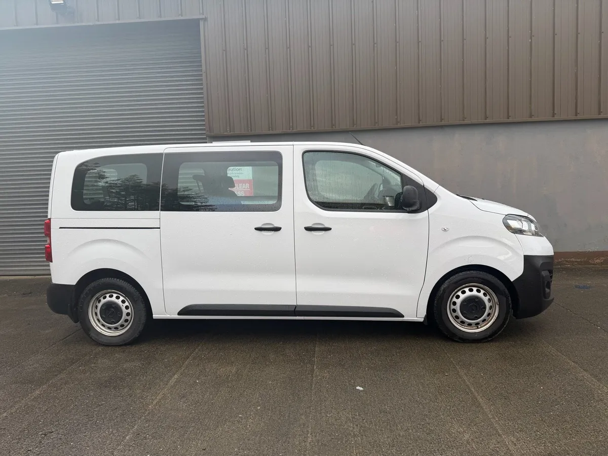 2022 Opel Vivaro 9 Seater bus - Image 3