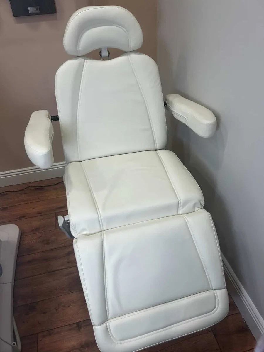 Hof Skinmate Hermes Electric Pedicure/Beauty Bed - Image 1