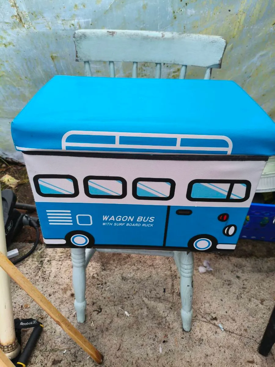 Lovely little boy's toy storage box like new 10 - Image 1