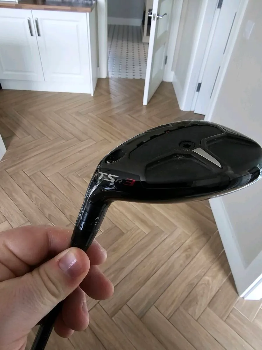 Titleist TSR 3 Hybrid Left Handed - Image 1