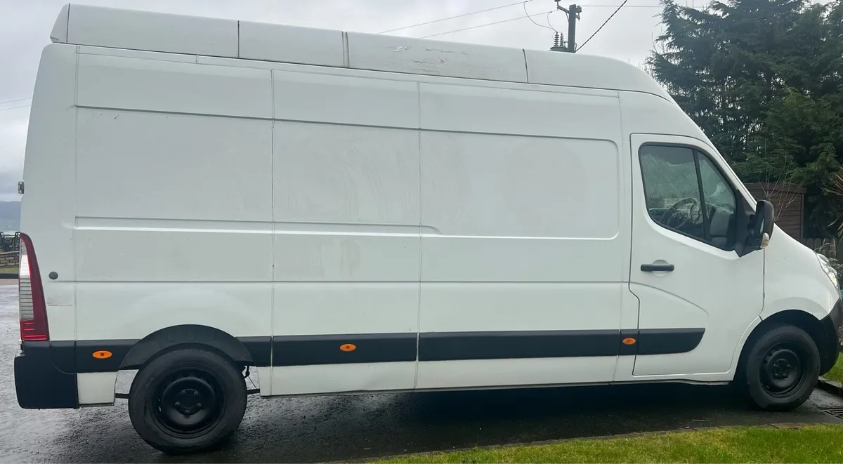 Renault Master Van - Image 2