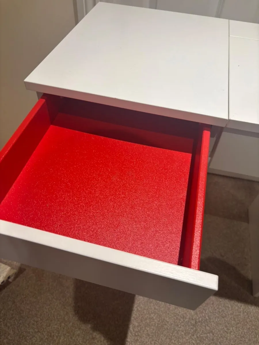 Desk - Image 2