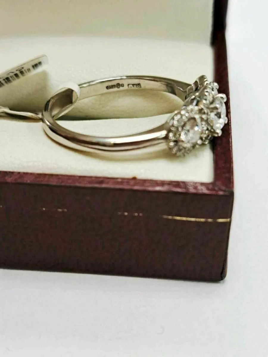 18K White Gold Diamond Ring 18CT - Image 2