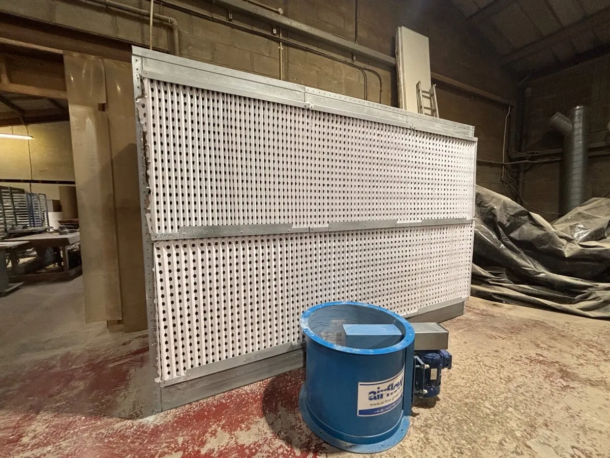 Airflow 3 Metre Dry Spray Booth Like New - Image 3