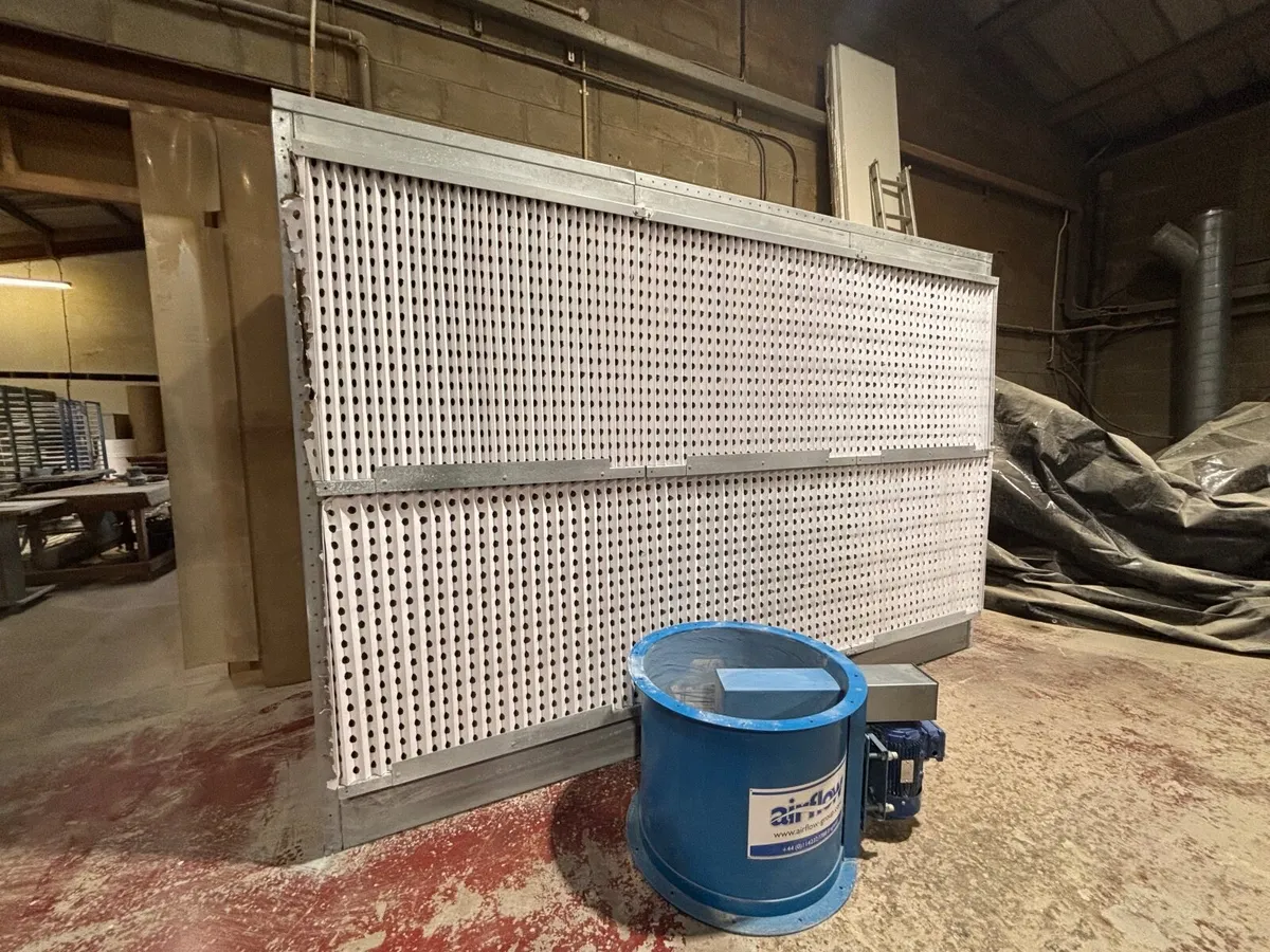 Airflow 3 Metre Dry Spray Booth Like New - Image 4