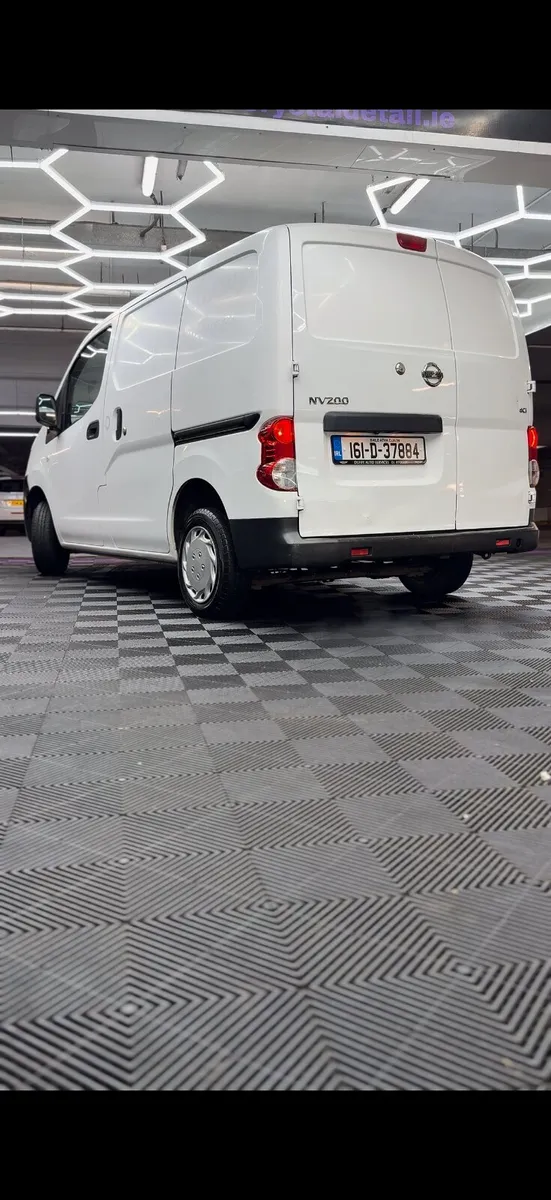 161 Nissan NV200 - LOW MILEAGE - Image 3