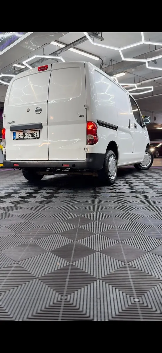 161 Nissan NV200 - LOW MILEAGE - Image 4