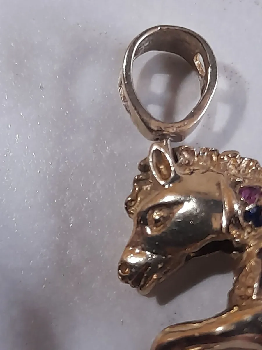 9ct gold horse hallmarked - Image 2