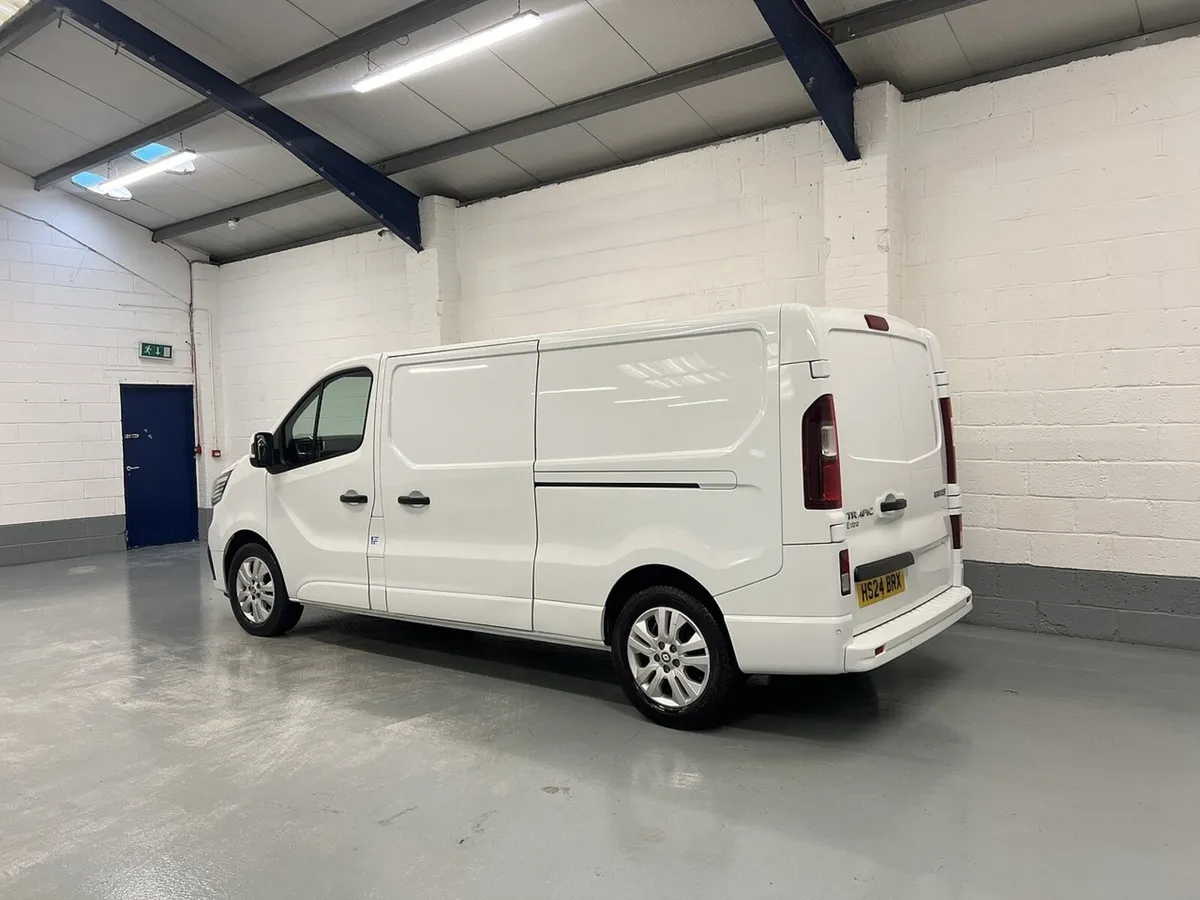 2024 Renault Trafic Panel Van - Image 2