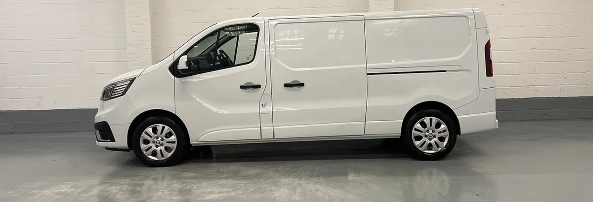 2024 Renault Trafic Panel Van - Image 3