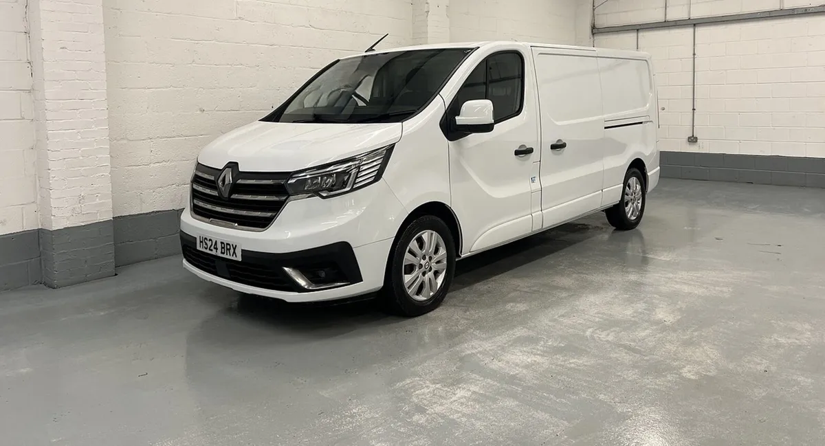 2024 Renault Trafic Panel Van - Image 4