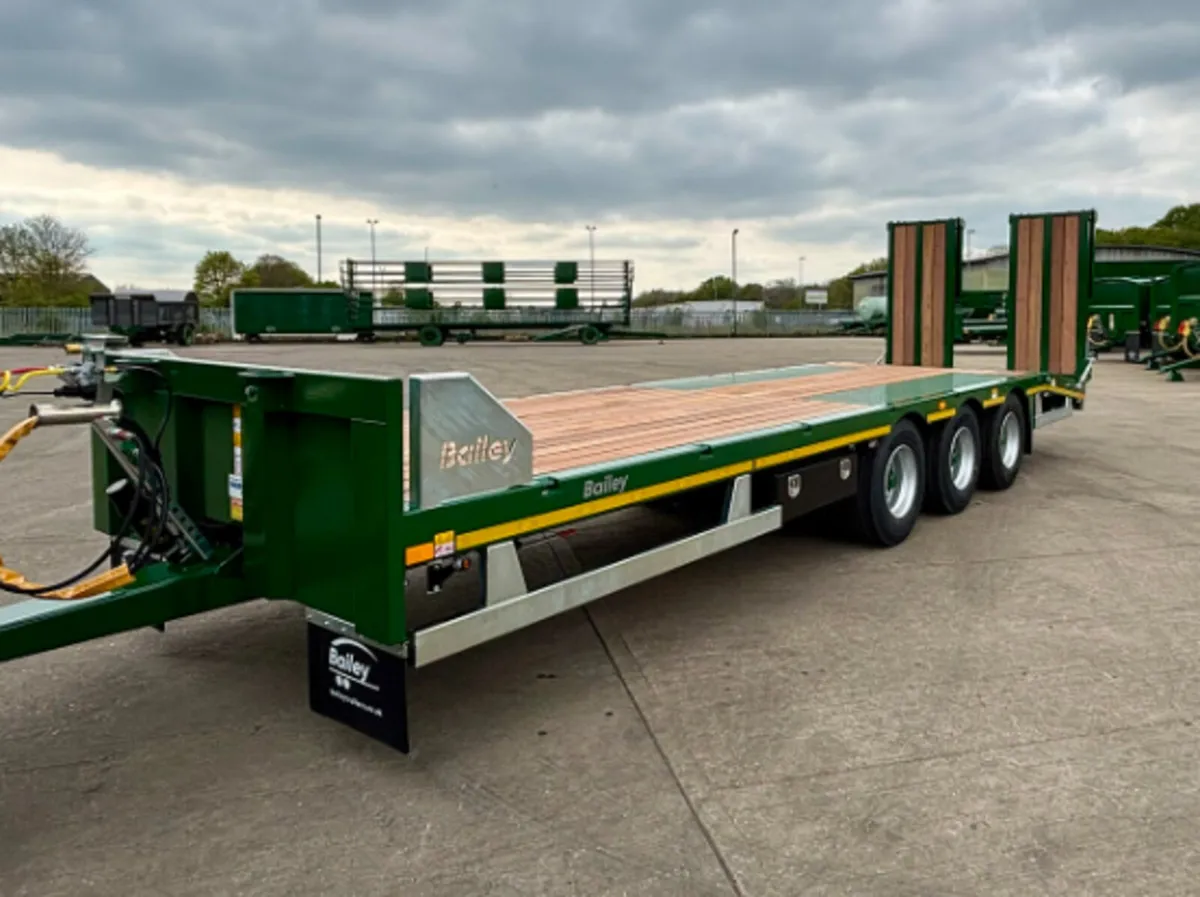 New Bailey 26'3" (8m)Tri Axle Low Loader - Image 1