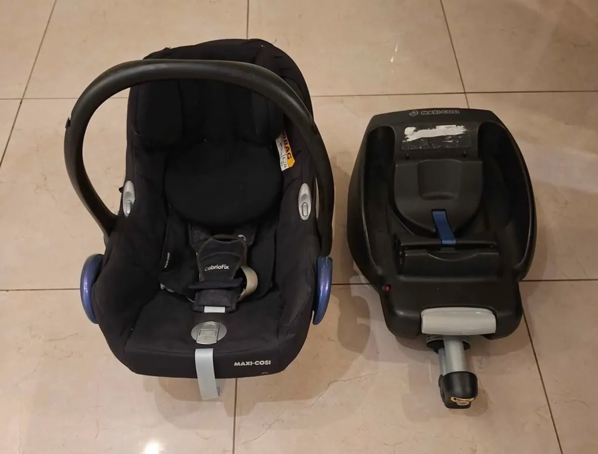 Car baby seat - Image 1