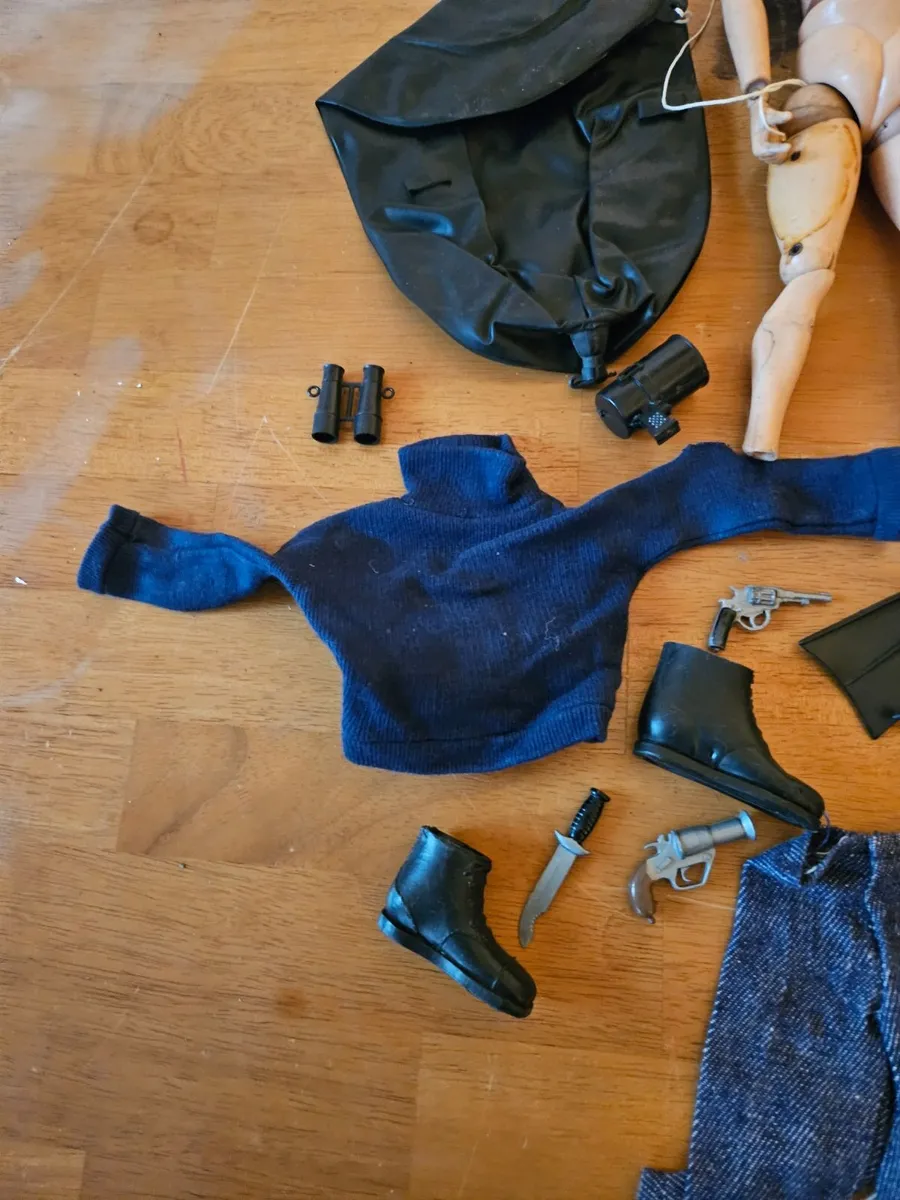 Vintage Action Man 1970's with Accessories - Image 4