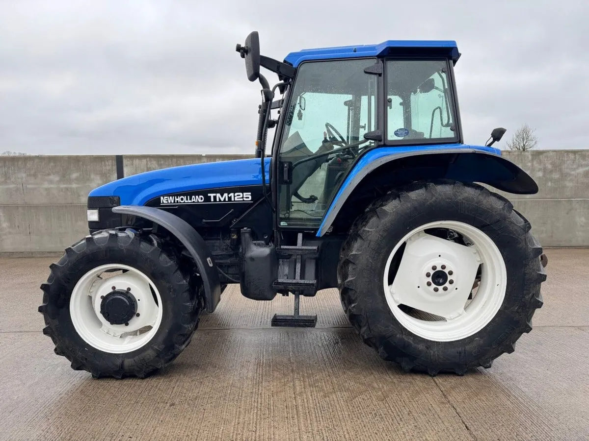 NEW HOLLAND TM125 4WD TRACTOR - Image 3