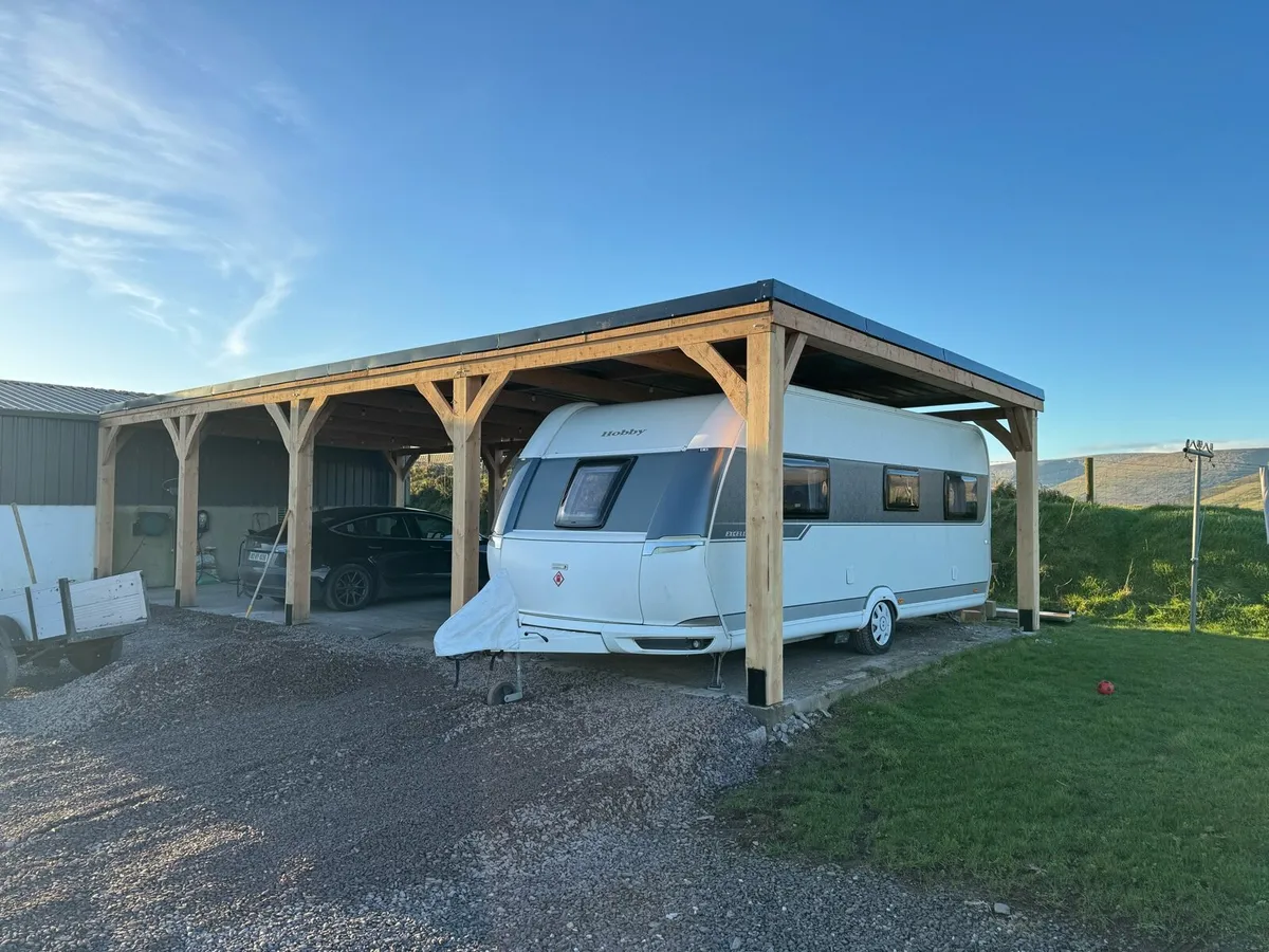 Luxury off-grid caravan - Image 1