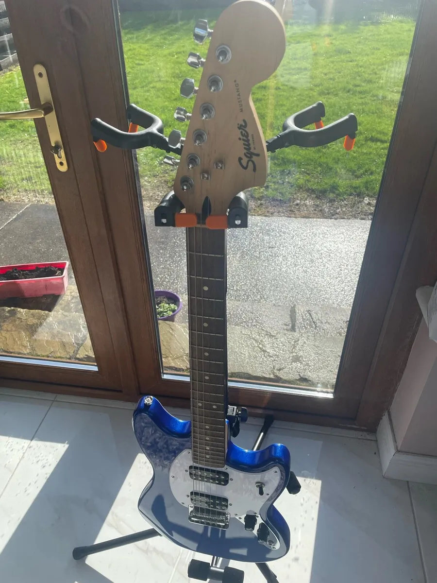 Fender Squier Mustang - Image 2