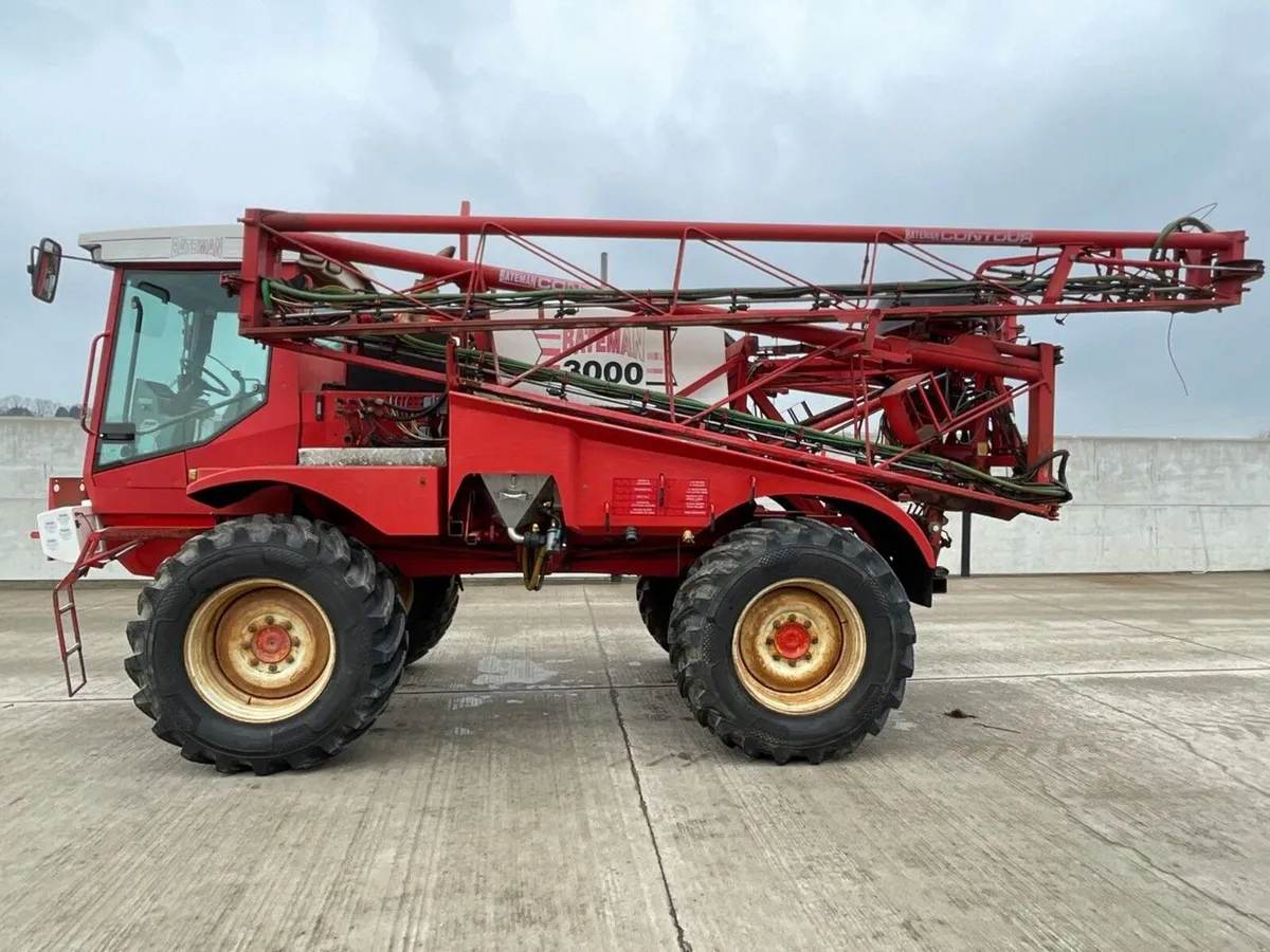 BATEMAN RB25 4WD SELF PROPELLED 25m BOOM SPRAYER - Image 3