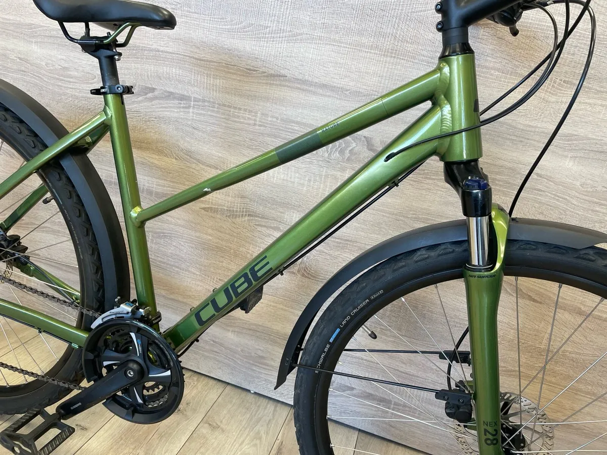 Cube nature hybrid bike (As new) - Image 2