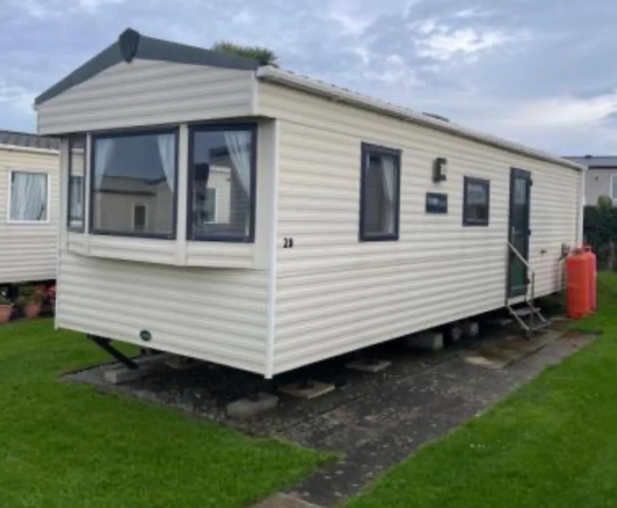 Abi Tebay 2012 platinum - 28x10 - Delivery inc - Image 1