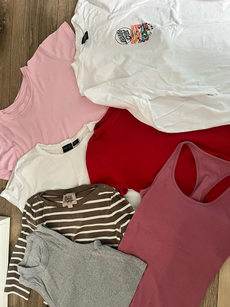 Bundle of cotton T-shirts - Image 3