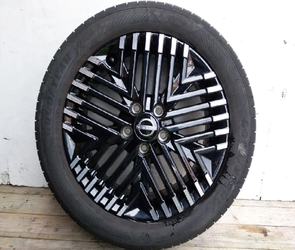 2022 Nissan Leaf 17" Alloy Wheel Set - Image 3