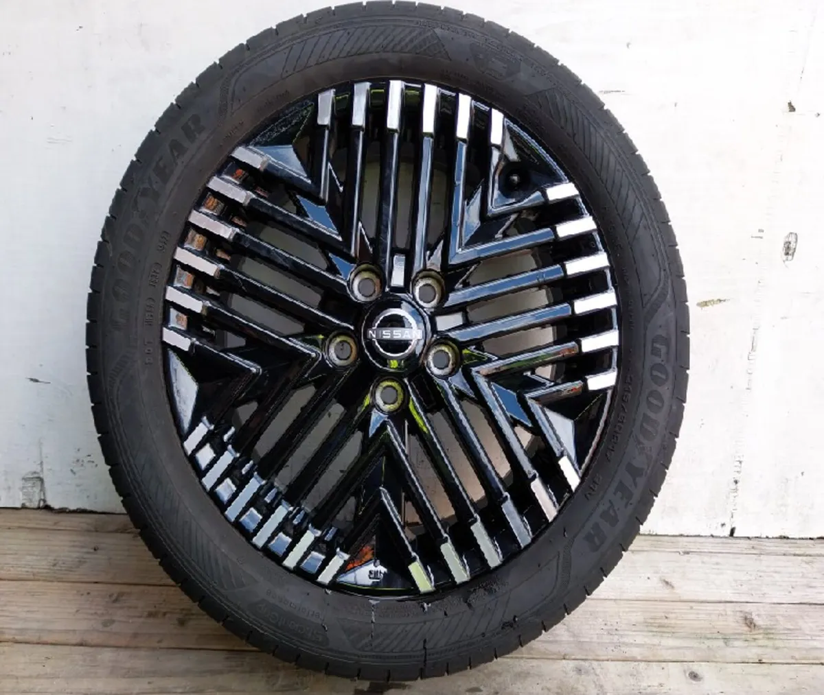 2022 Nissan Leaf 17" Alloy Wheel Set - Image 4