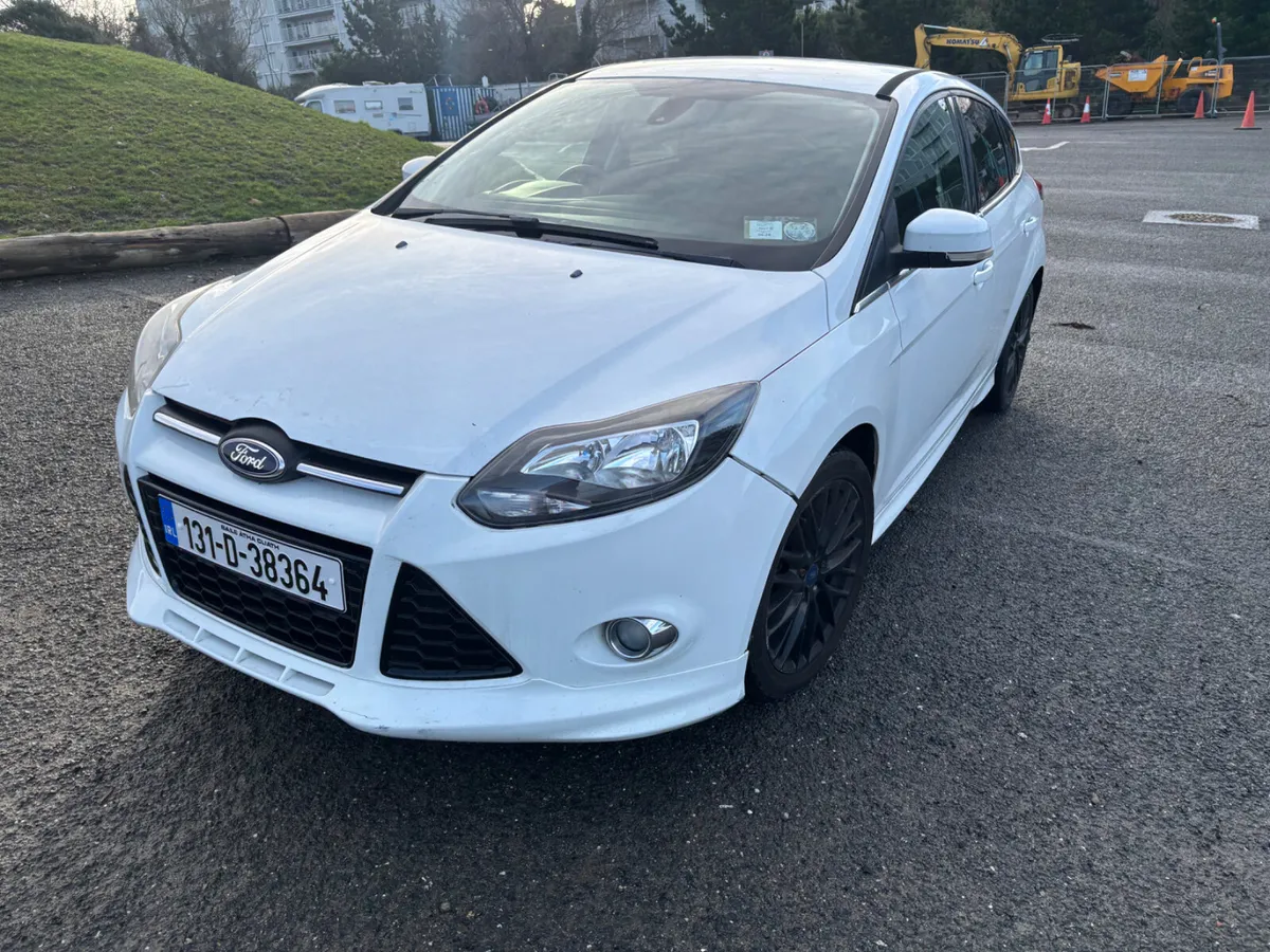 13 Ford Focus(trade sale) - Image 1