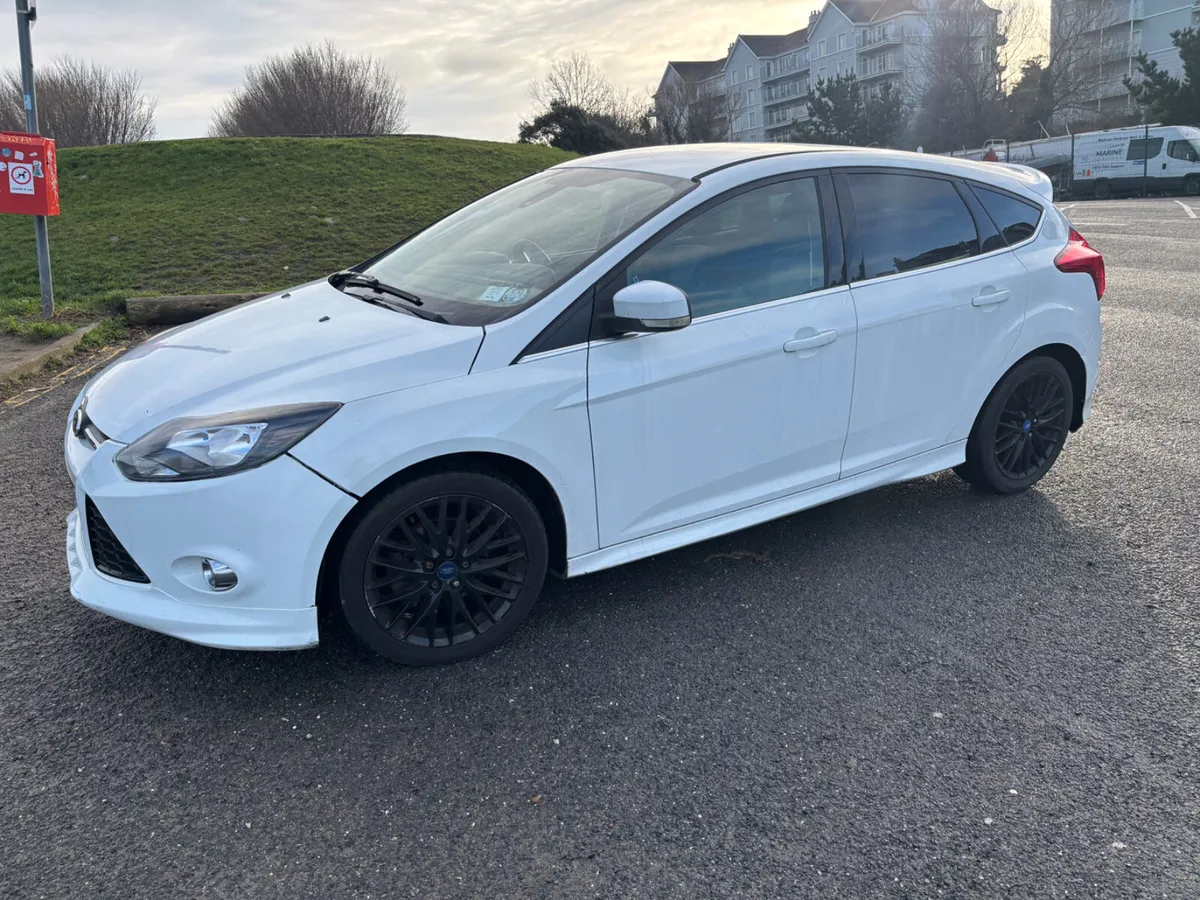 13 Ford Focus(trade sale) - Image 3