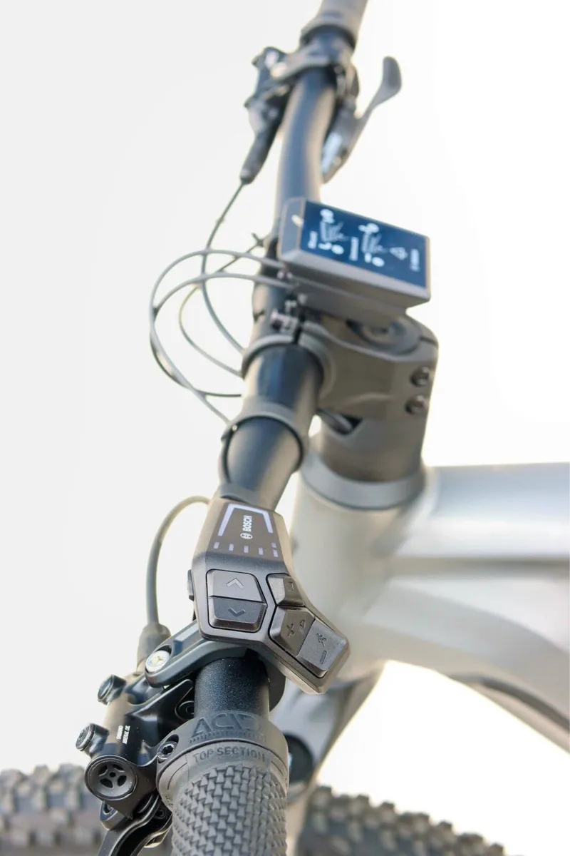 CUBE REACTION HYBRID RACE 750  (NEW) - Image 3