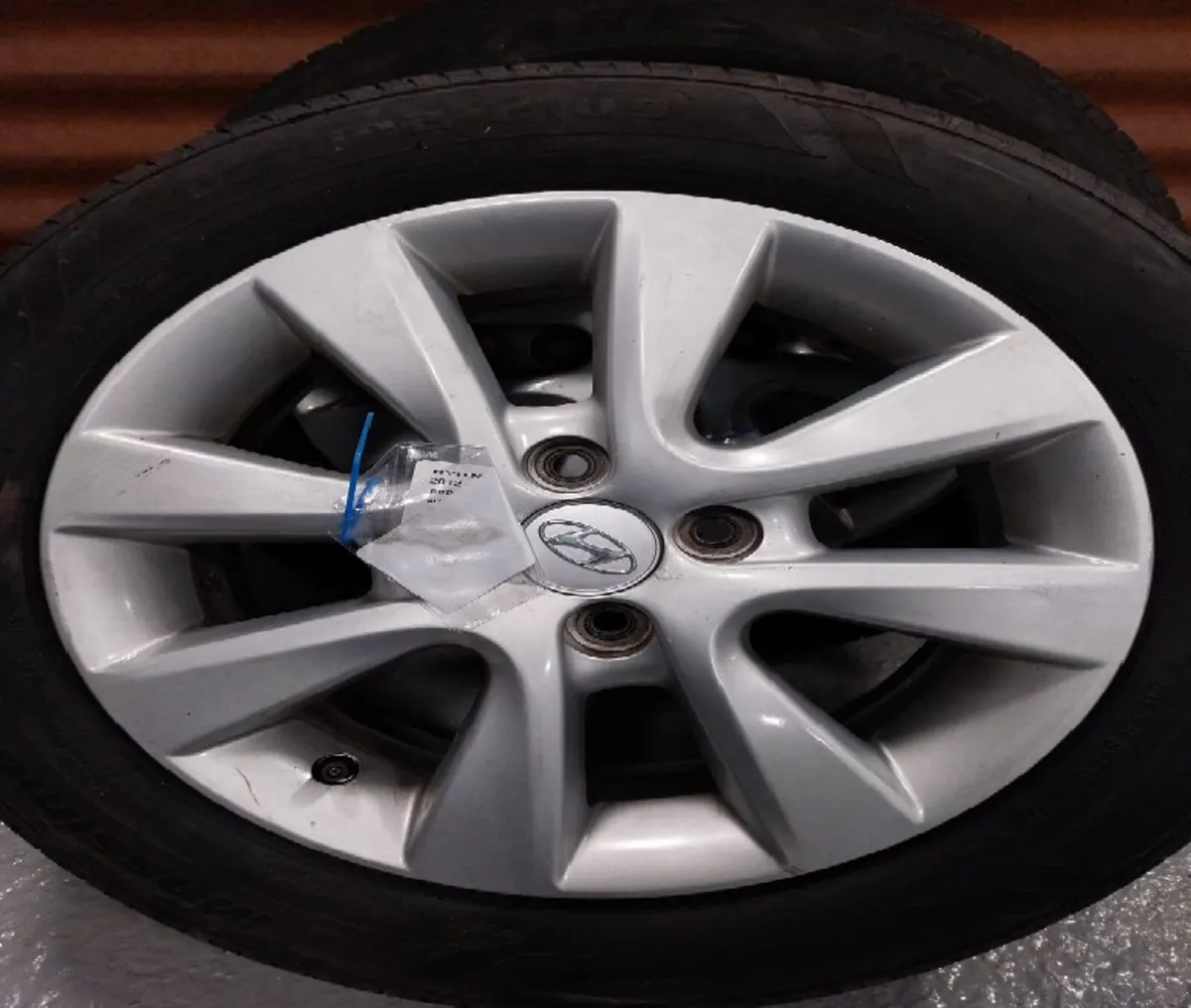 2012 Hyundai i20 15" Alloy Wheel Set - Image 2