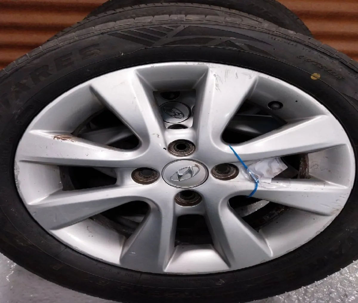 2012 Hyundai i20 15" Alloy Wheel Set - Image 3