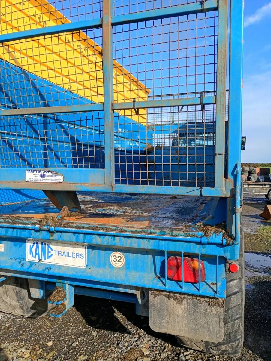 Kane trailer - Image 4