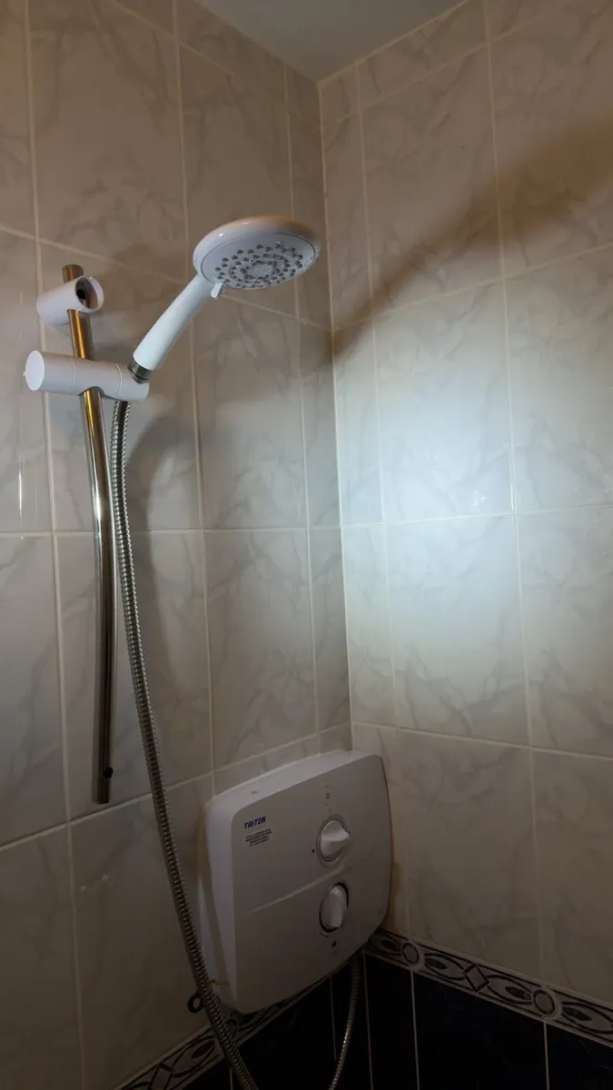 E&S Plumbing and DIY Services - Image 2