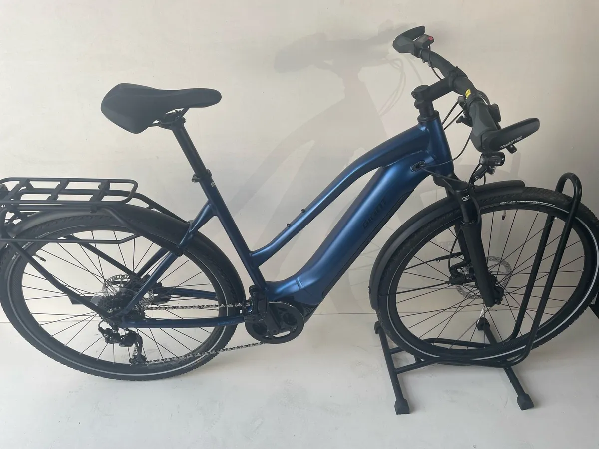 Giant Explore E+ 2D STA 28" E-Hybrid 9 Speed - Image 3