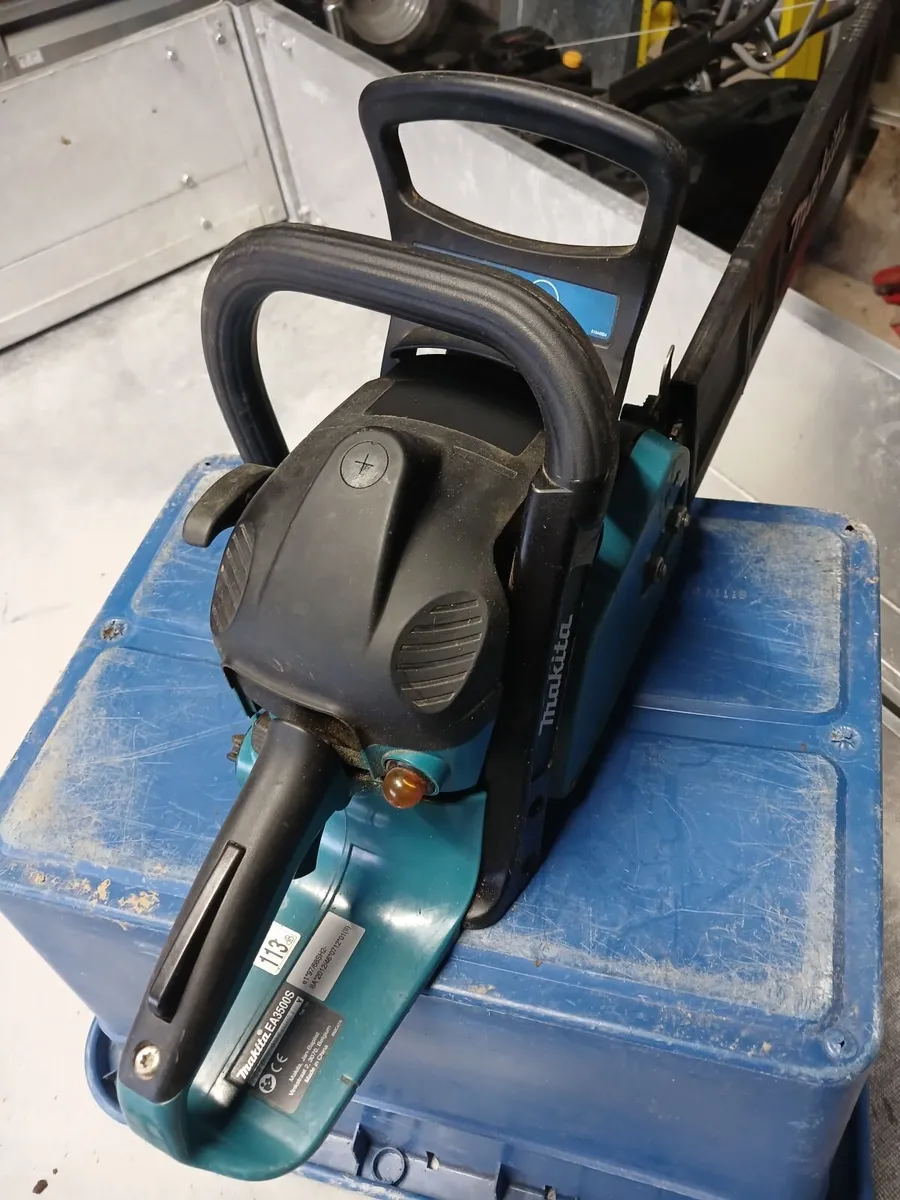 Makita petrol chain saw - Image 2